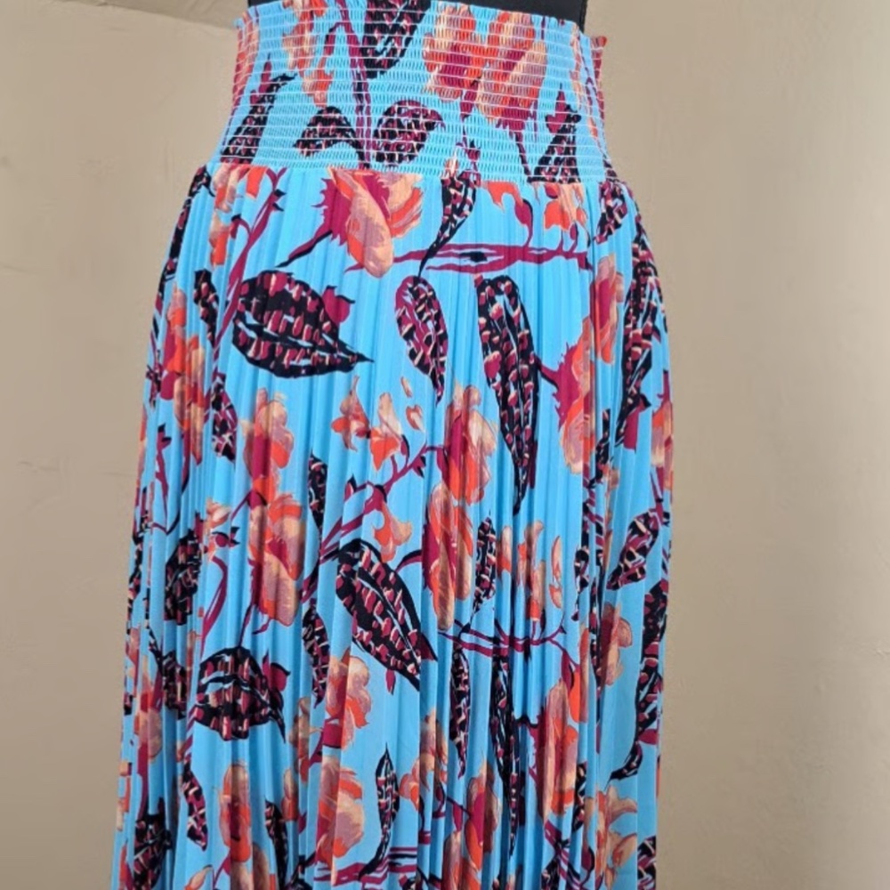 ALC Sky Blue Womans Midi Pleated Skirt Size 00 Worn once